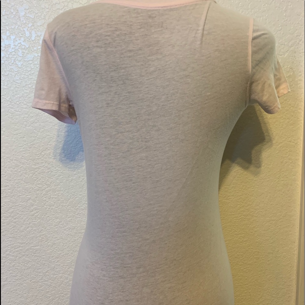 American Eagle Pink Floral T-Shirt - Picture 4 of 5